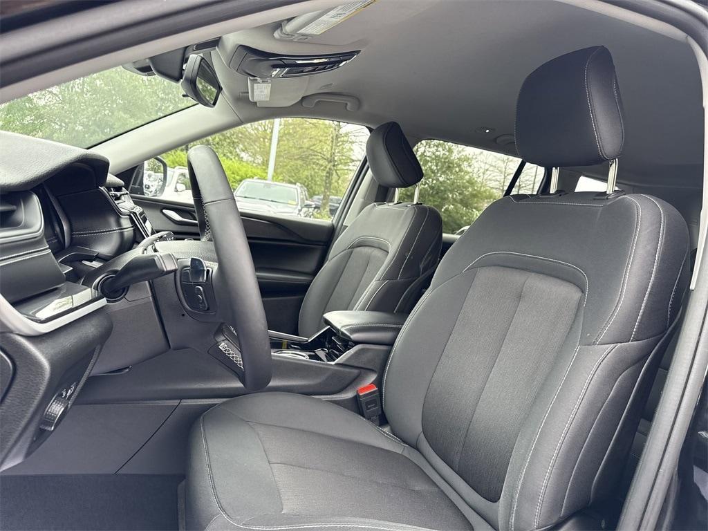 used 2023 Jeep Grand Cherokee car, priced at $20,850