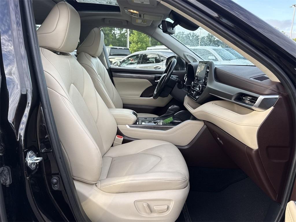 used 2020 Toyota Highlander car, priced at $27,000