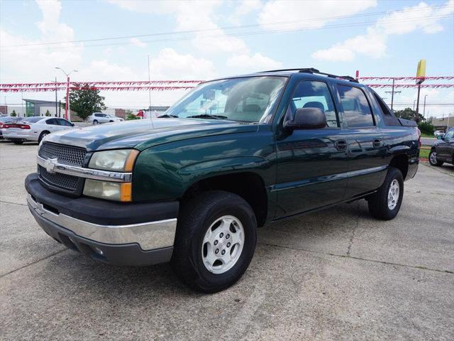 used 2004 Chevrolet Avalanche car, priced at $10,900