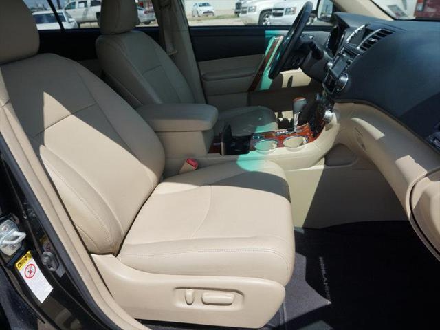 used 2013 Toyota Highlander car, priced at $16,900