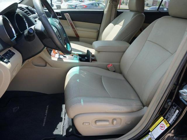 used 2013 Toyota Highlander car, priced at $16,900