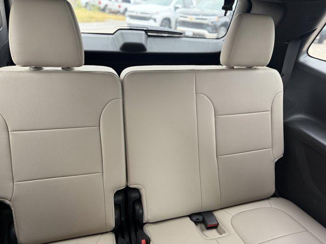 used 2023 Chevrolet Traverse car