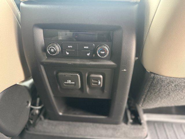 used 2023 Chevrolet Traverse car
