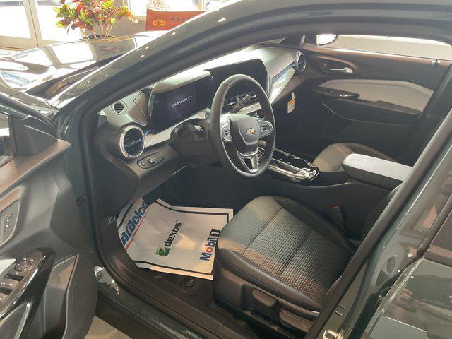 new 2025 Chevrolet Trax car
