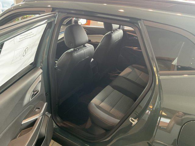new 2025 Chevrolet Trax car