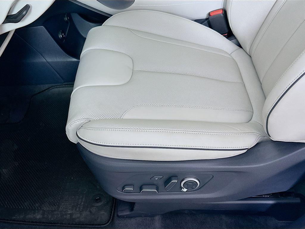 used 2025 Hyundai Palisade car, priced at $49,999