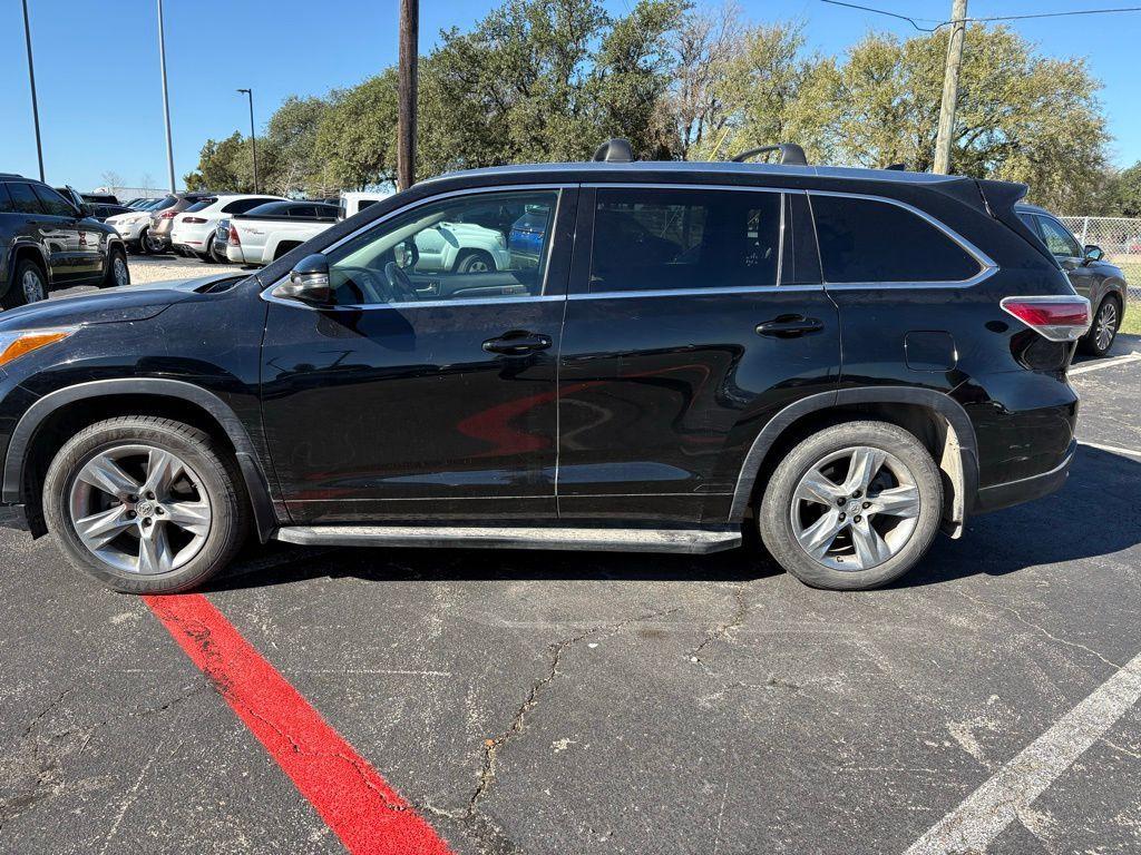 used 2015 Toyota Highlander car, priced at $17,762