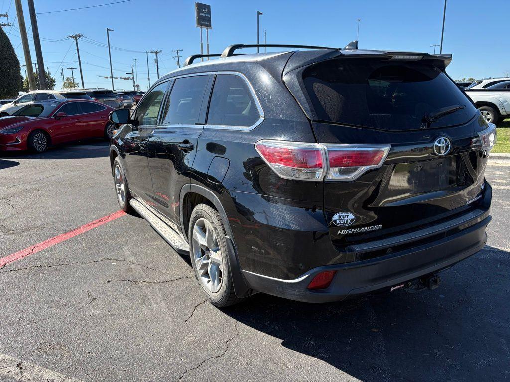 used 2015 Toyota Highlander car, priced at $17,762