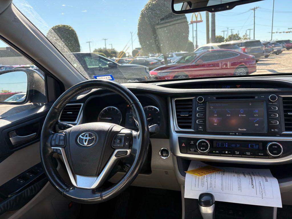 used 2015 Toyota Highlander car, priced at $17,762