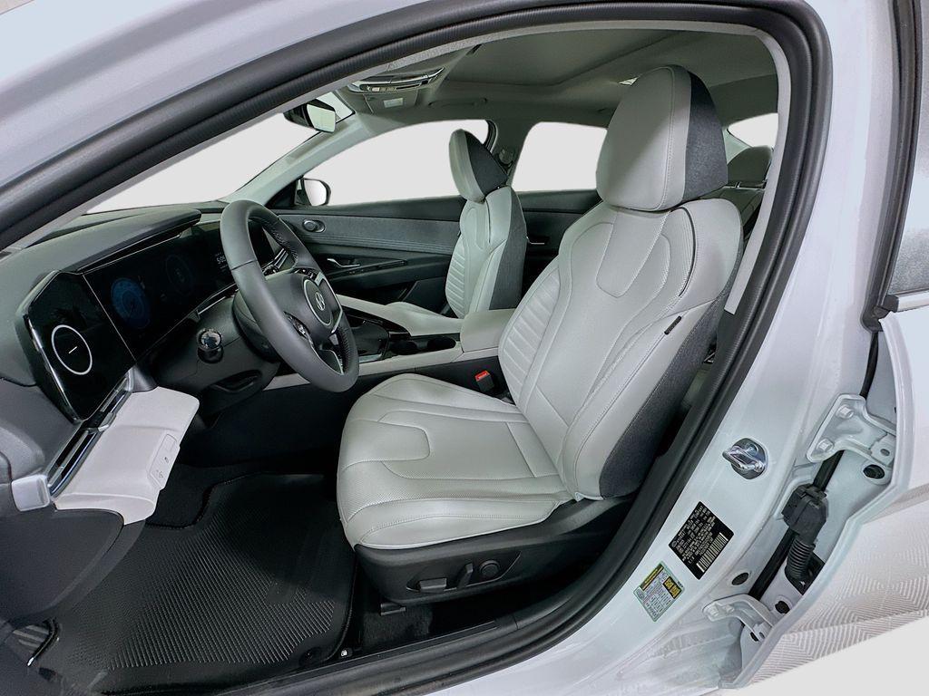 new 2025 Hyundai Elantra car, priced at $29,130