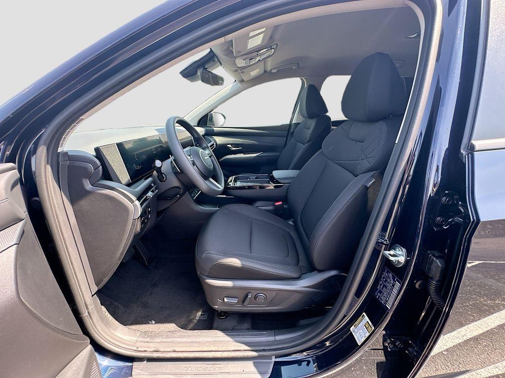 new 2025 Hyundai TUCSON Hybrid car, priced at $35,475
