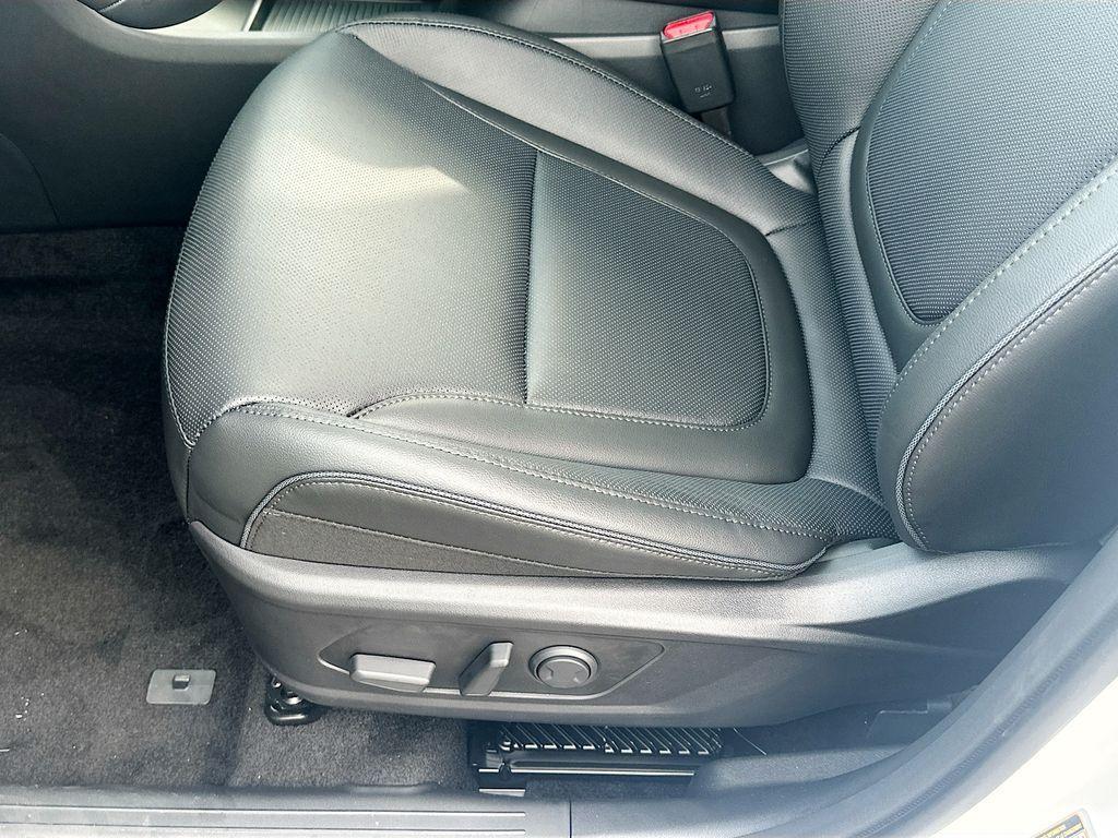 new 2025 Hyundai TUCSON Hybrid car, priced at $43,925