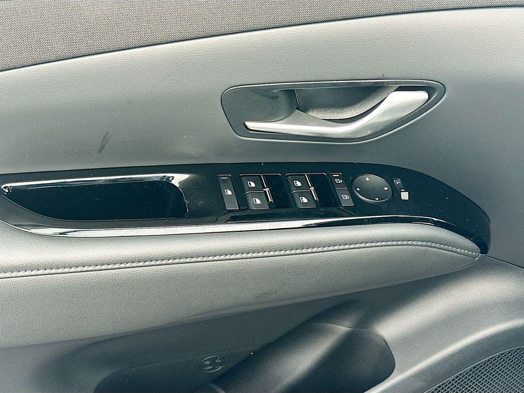 new 2025 Hyundai TUCSON Hybrid car, priced at $43,925