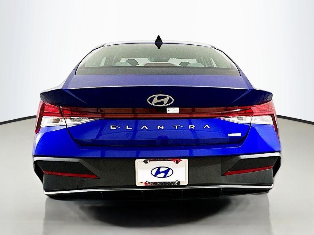 new 2025 Hyundai Elantra HEV car, priced at $26,665