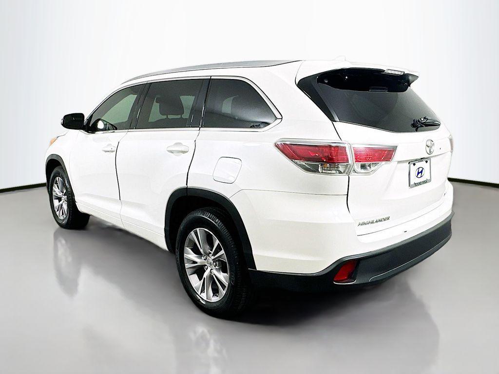 used 2015 Toyota Highlander car, priced at $12,900