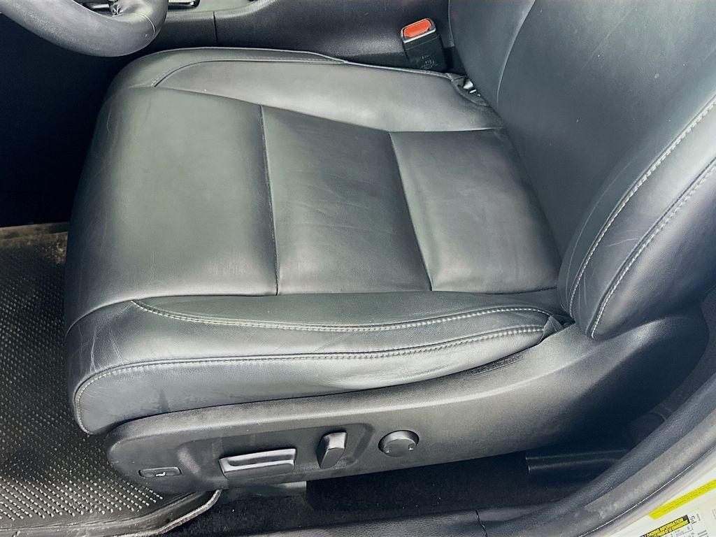 used 2015 Toyota Highlander car, priced at $12,900