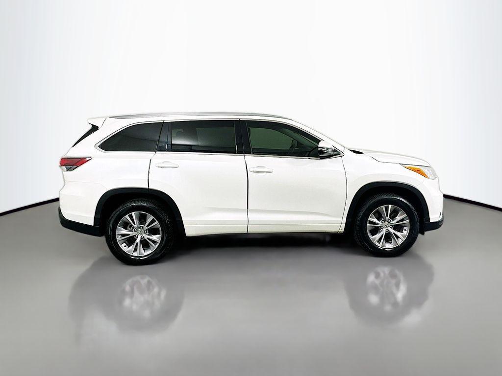 used 2015 Toyota Highlander car, priced at $12,900