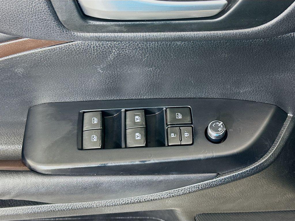 used 2015 Toyota Highlander car, priced at $12,900