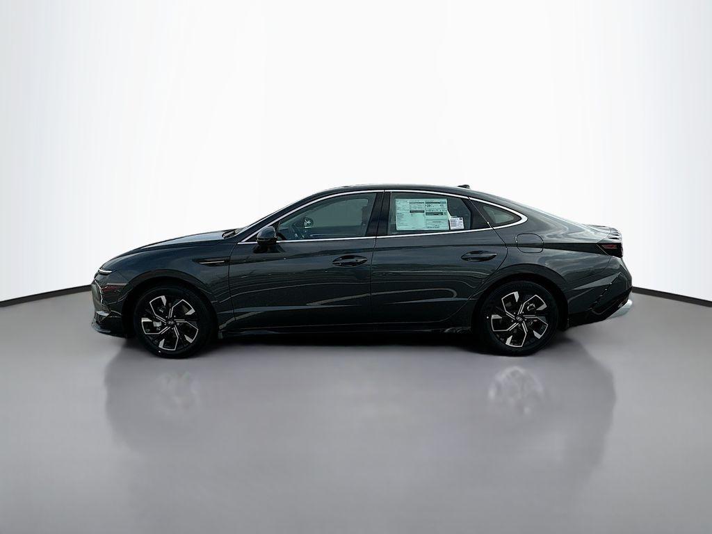 new 2025 Hyundai Sonata car, priced at $29,998