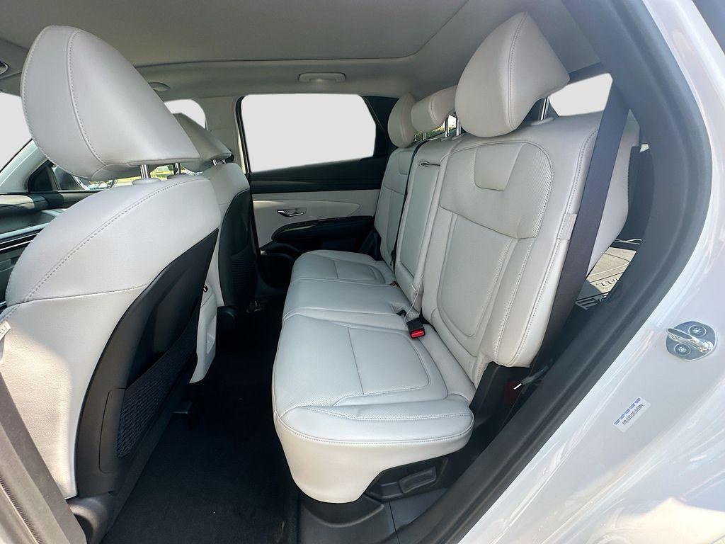 new 2025 Hyundai TUCSON Hybrid car, priced at $43,925