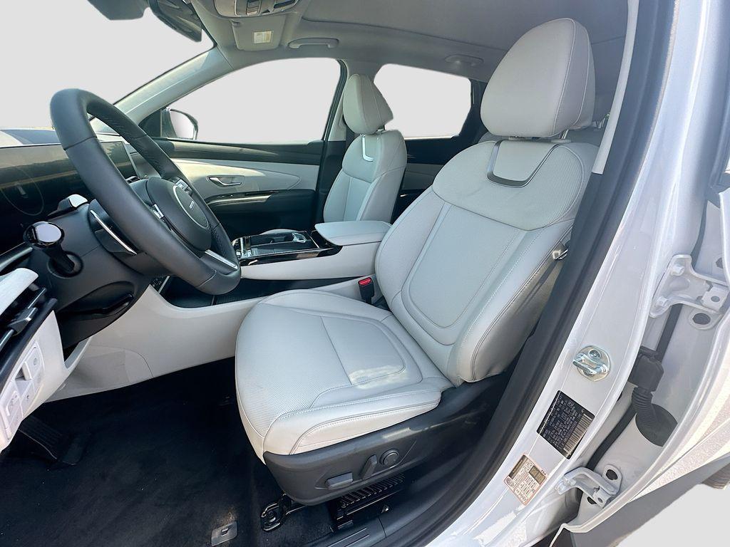 new 2025 Hyundai TUCSON Hybrid car, priced at $43,925