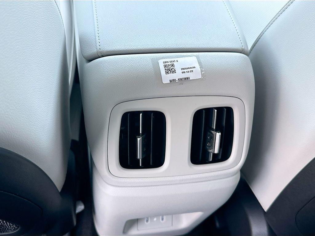 new 2025 Hyundai TUCSON Hybrid car, priced at $43,925
