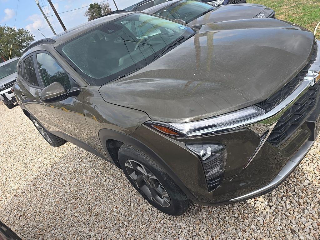 used 2024 Chevrolet Trax car, priced at $22,276