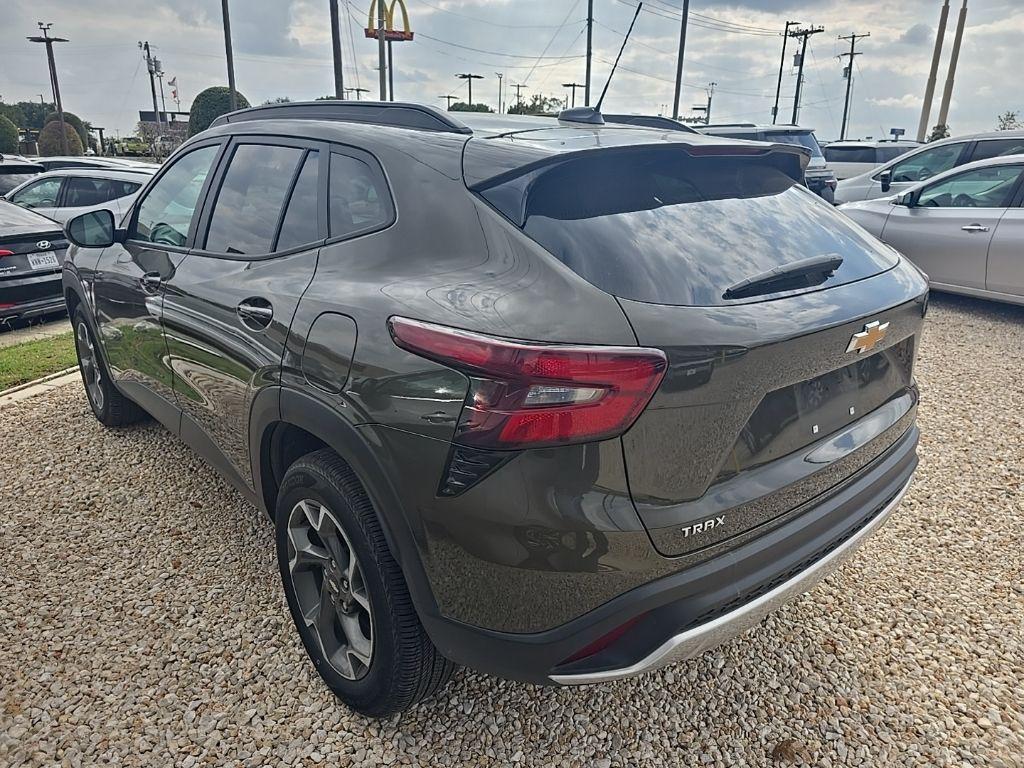 used 2024 Chevrolet Trax car, priced at $22,276