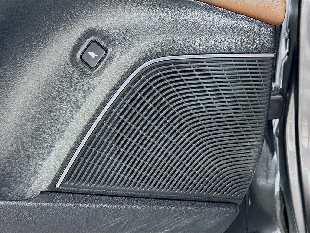 used 2022 Acura MDX car, priced at $38,547