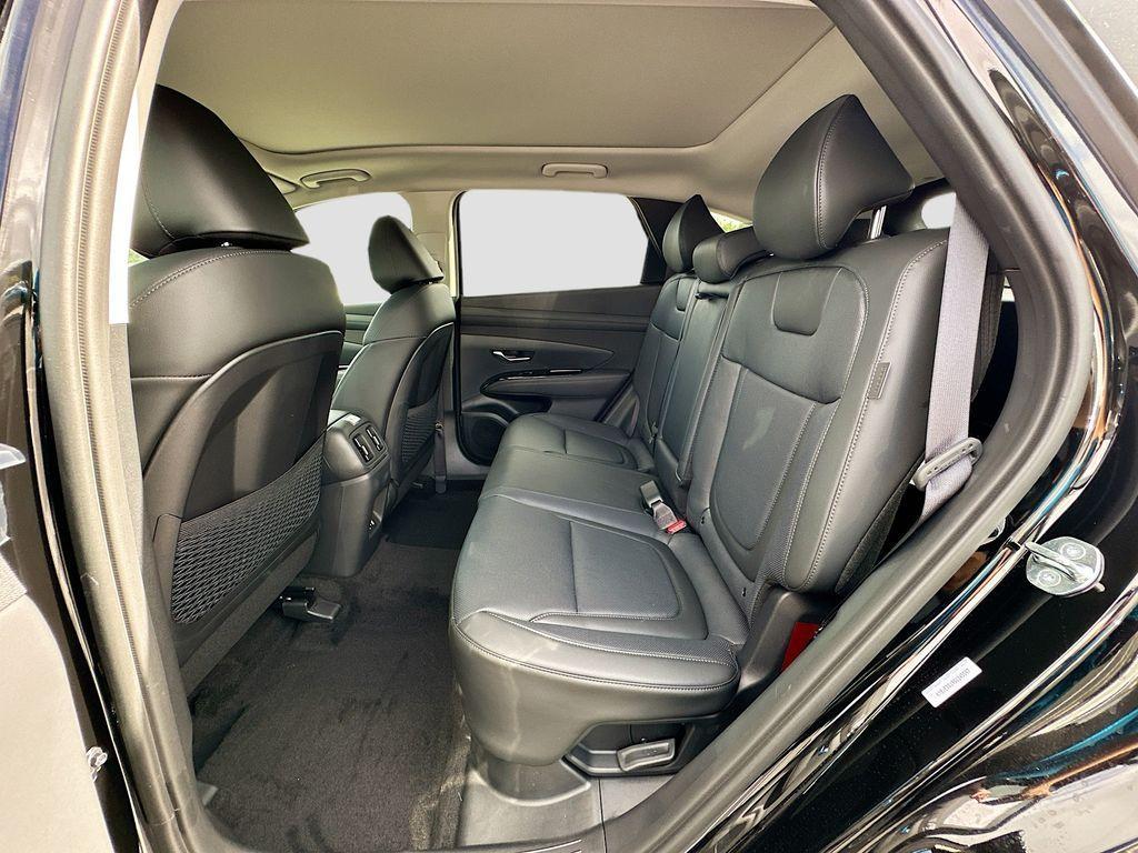 new 2025 Hyundai TUCSON Hybrid car, priced at $43,425