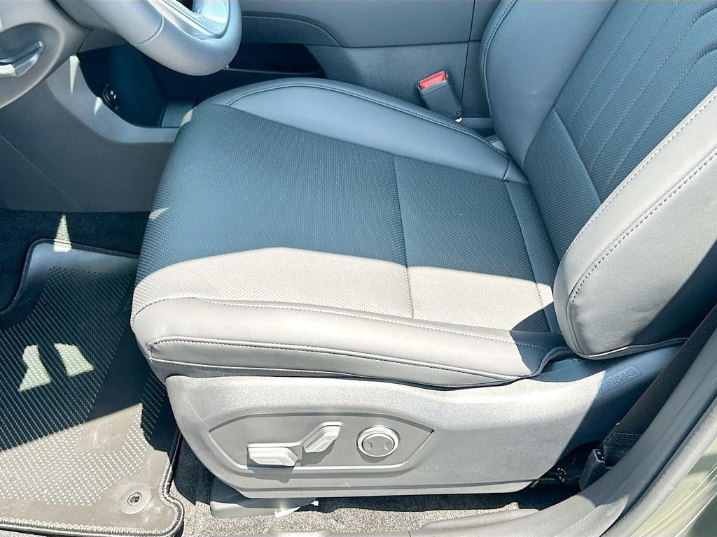 new 2025 Hyundai SANTA FE HEV car, priced at $39,975