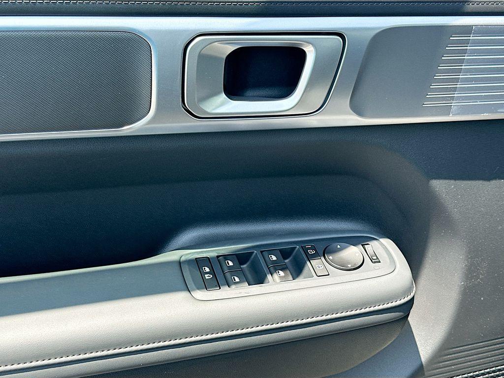 new 2025 Hyundai SANTA FE HEV car, priced at $39,975
