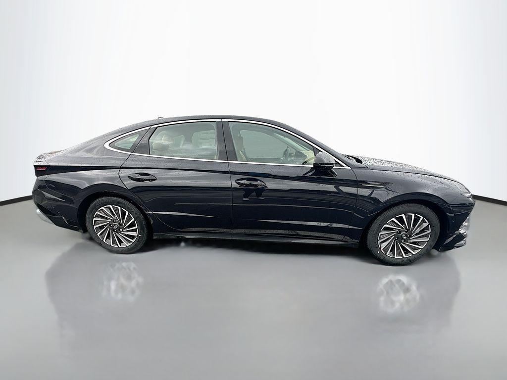 new 2025 Hyundai Sonata Hybrid car, priced at $39,485