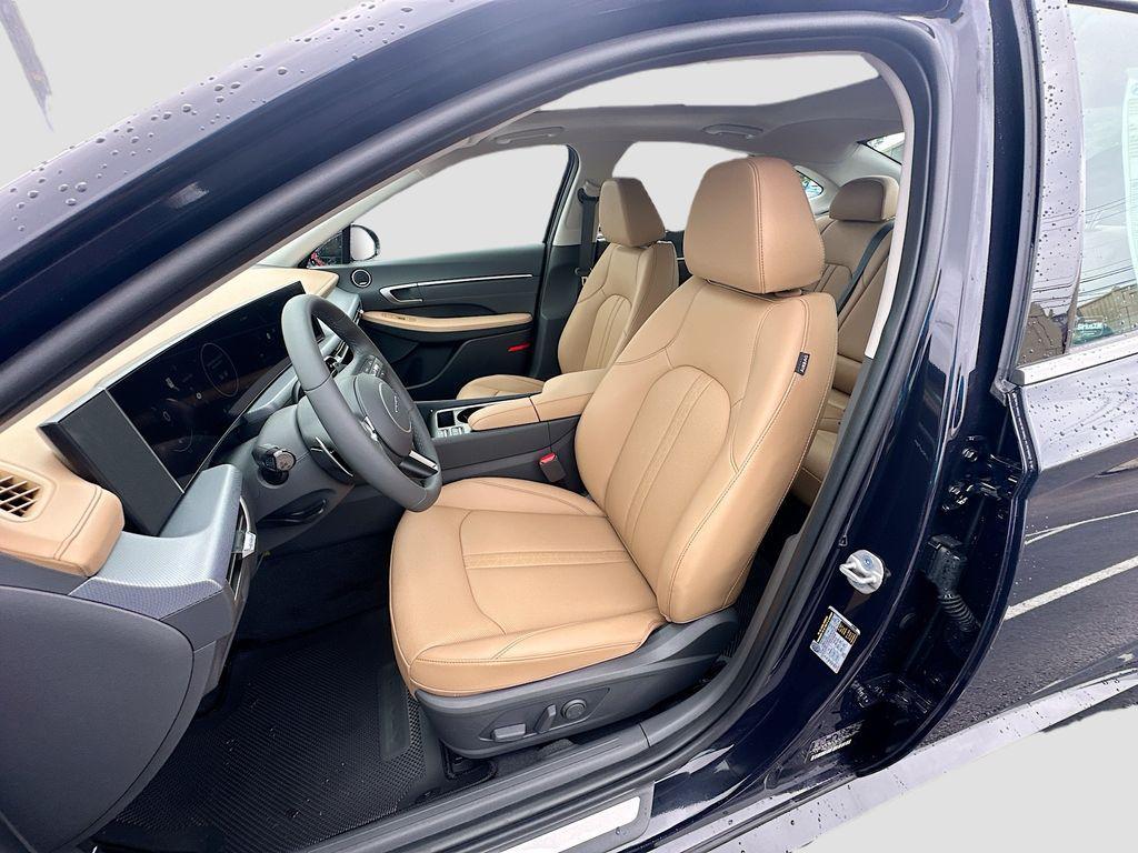 new 2025 Hyundai Sonata Hybrid car, priced at $39,485