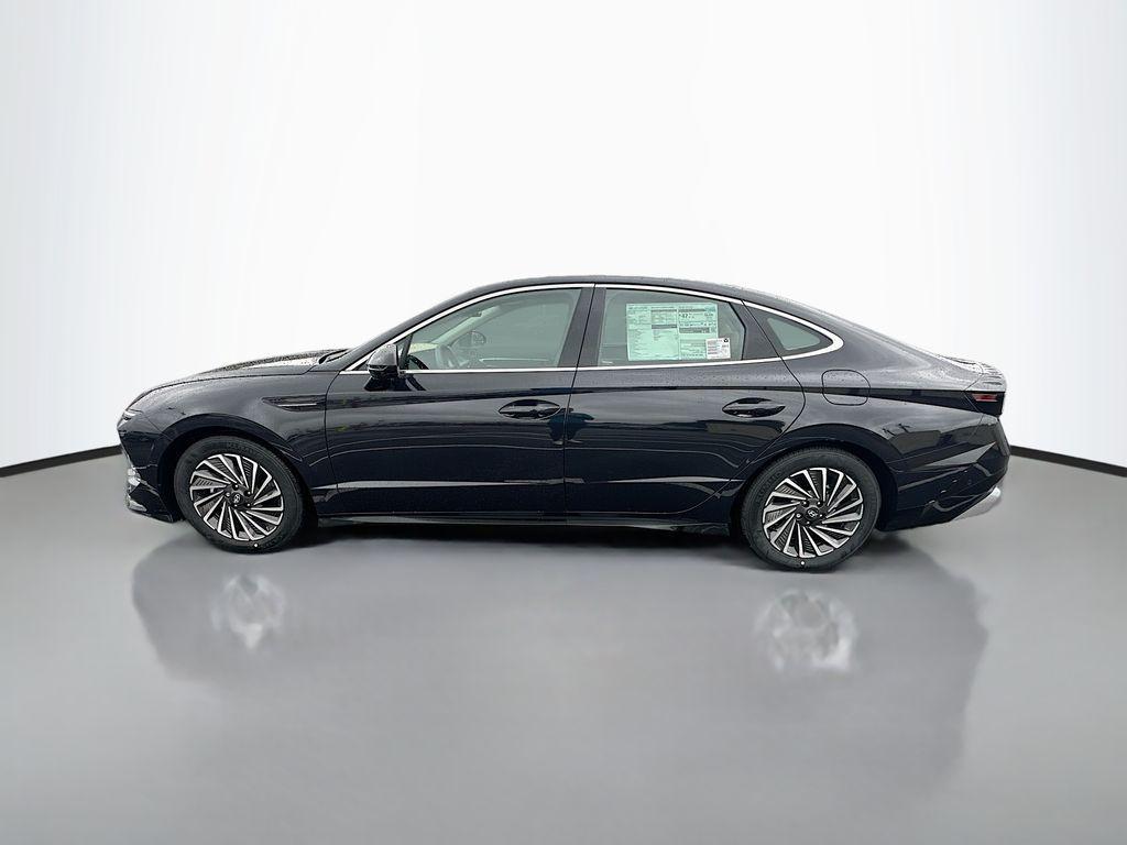 new 2025 Hyundai Sonata Hybrid car, priced at $39,485