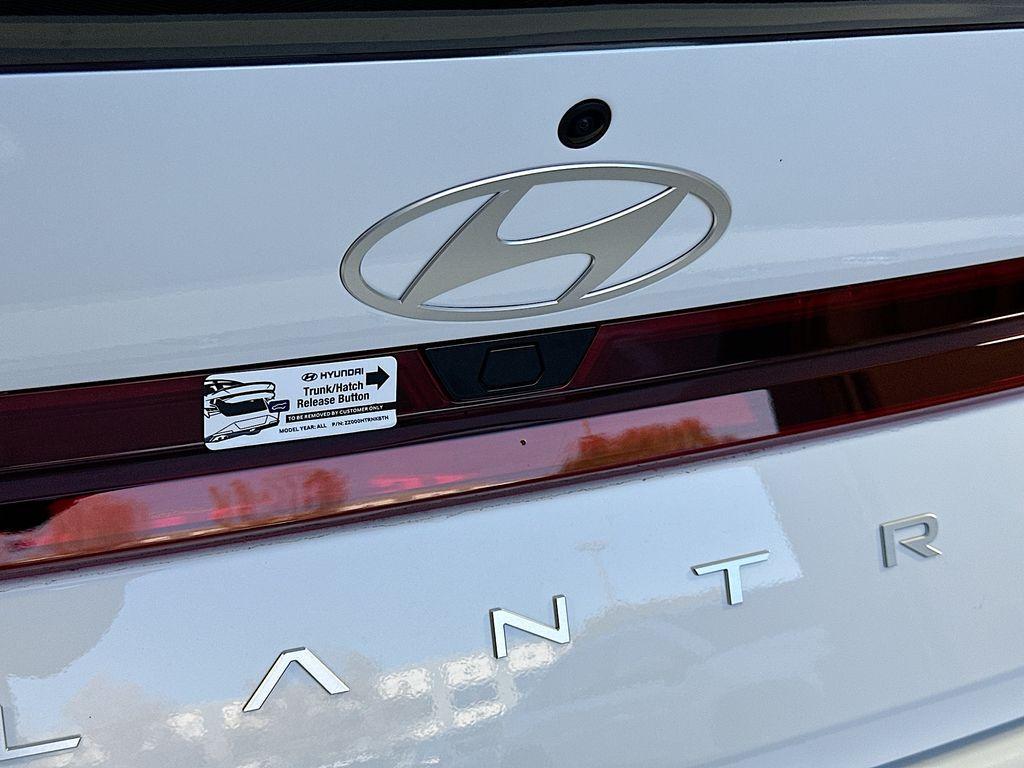 new 2025 Hyundai Elantra car, priced at $25,555