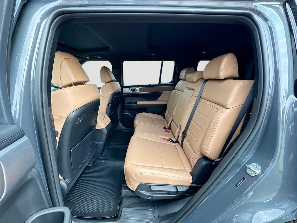 new 2025 Hyundai SANTA FE HEV car, priced at $46,815