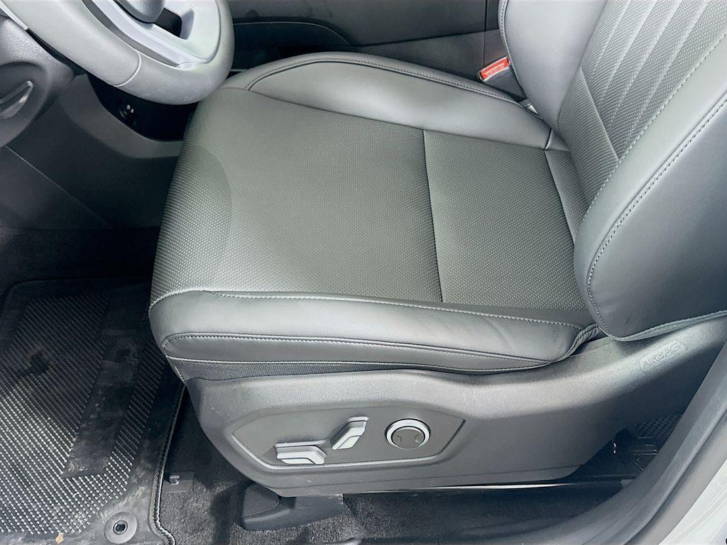 used 2025 Hyundai Santa Fe car, priced at $36,884