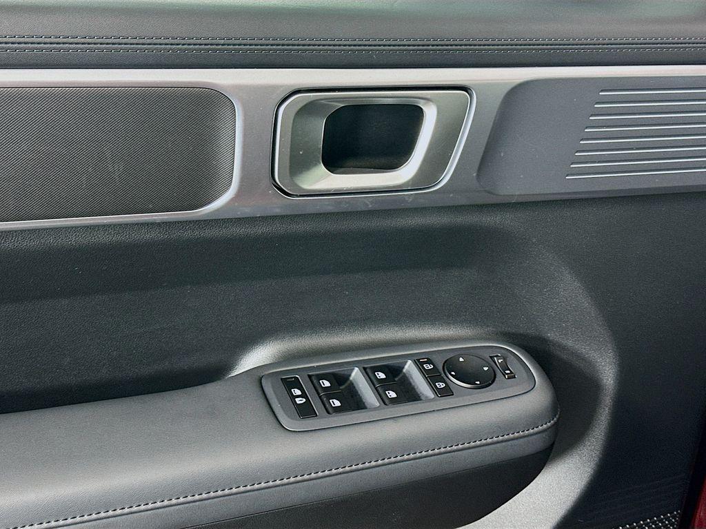used 2025 Hyundai Santa Fe car, priced at $37,999