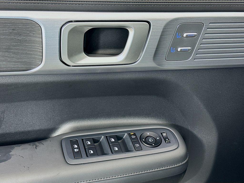 used 2025 Hyundai Santa Fe car, priced at $38,870