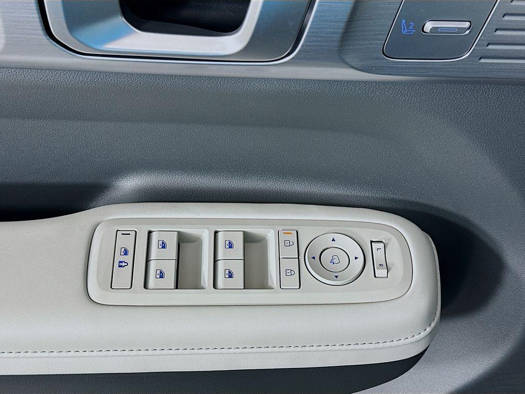 new 2025 Hyundai SANTA FE HEV car, priced at $50,100