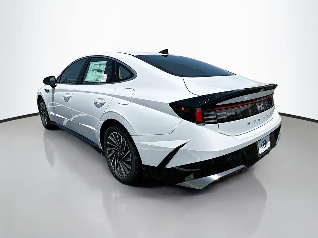 new 2025 Hyundai Sonata Hybrid car, priced at $33,580