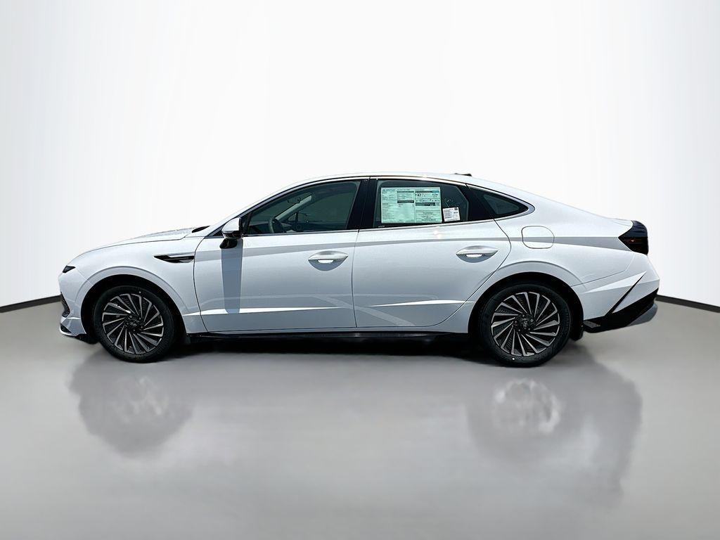 new 2025 Hyundai Sonata Hybrid car, priced at $33,580