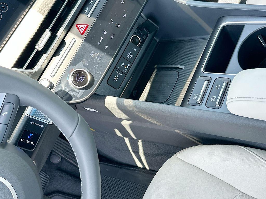 new 2025 Hyundai Sonata Hybrid car, priced at $33,580