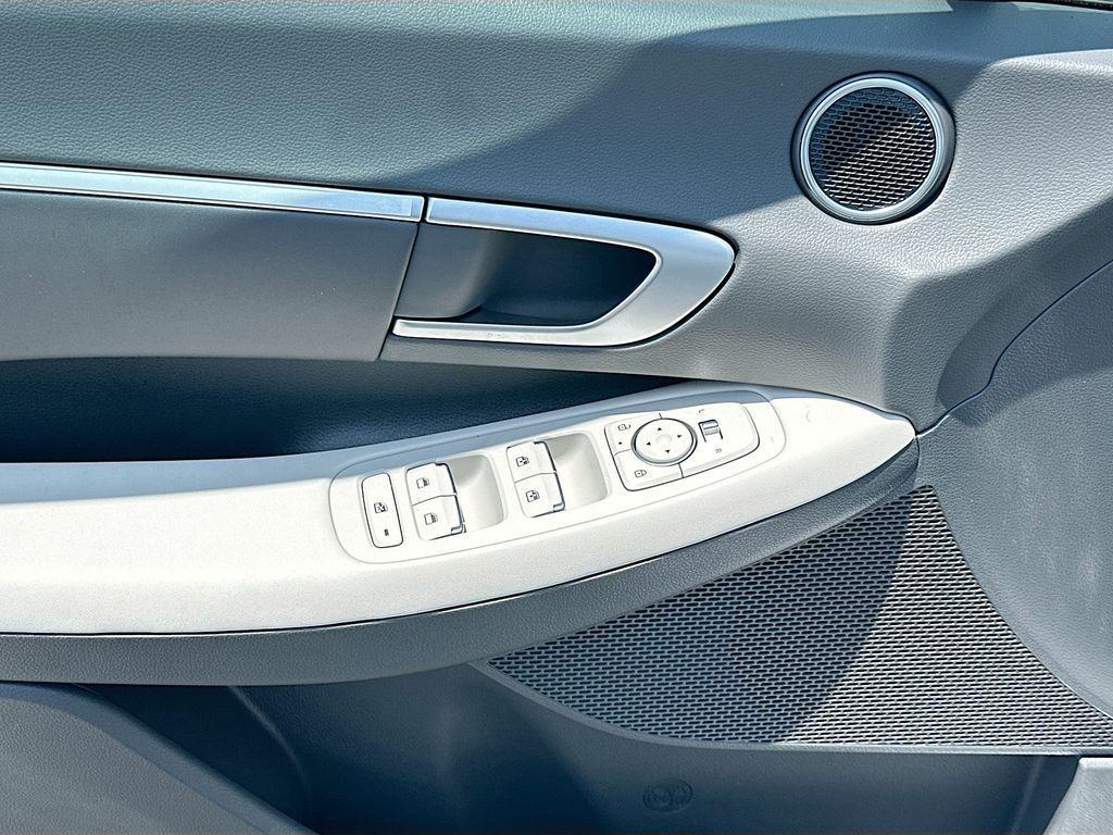 new 2025 Hyundai Sonata Hybrid car, priced at $33,580