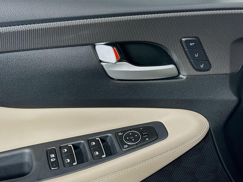 used 2019 Hyundai Santa Fe car, priced at $22,370