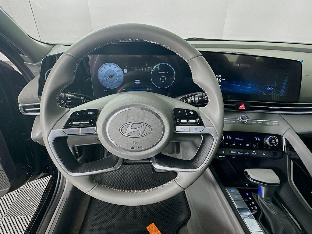 new 2025 Hyundai Elantra car, priced at $27,260