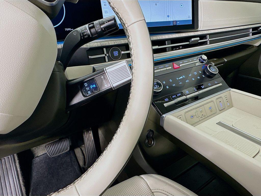 used 2025 Hyundai Santa Fe car, priced at $42,500