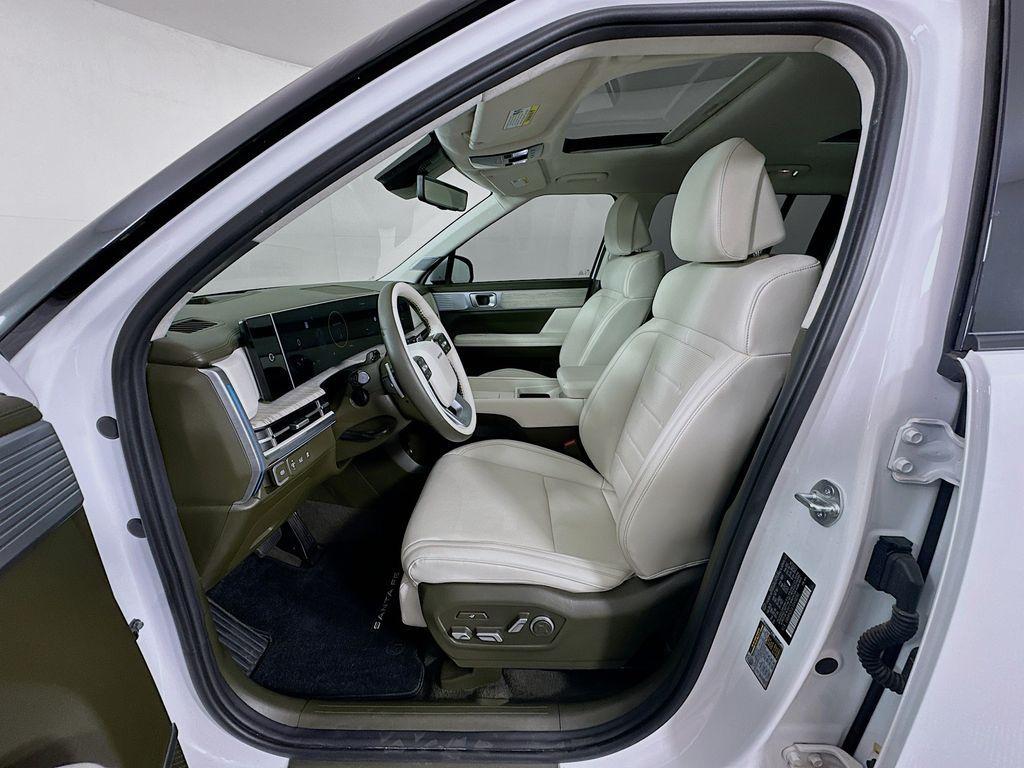 used 2025 Hyundai Santa Fe car, priced at $42,500