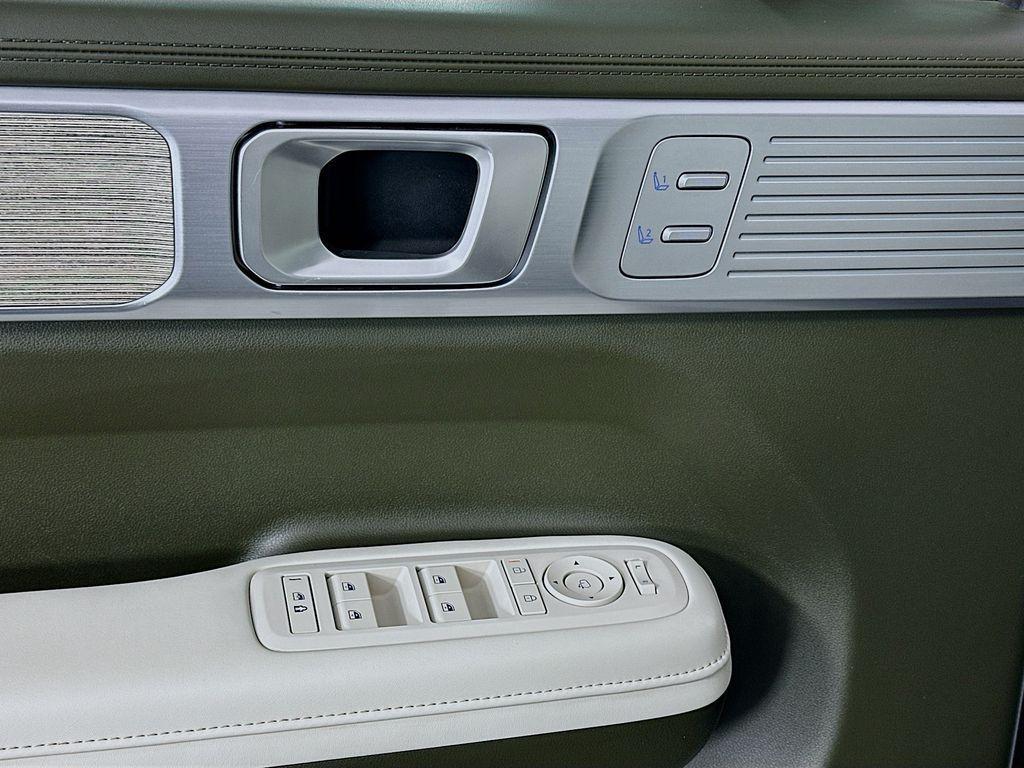 used 2025 Hyundai Santa Fe car, priced at $42,500